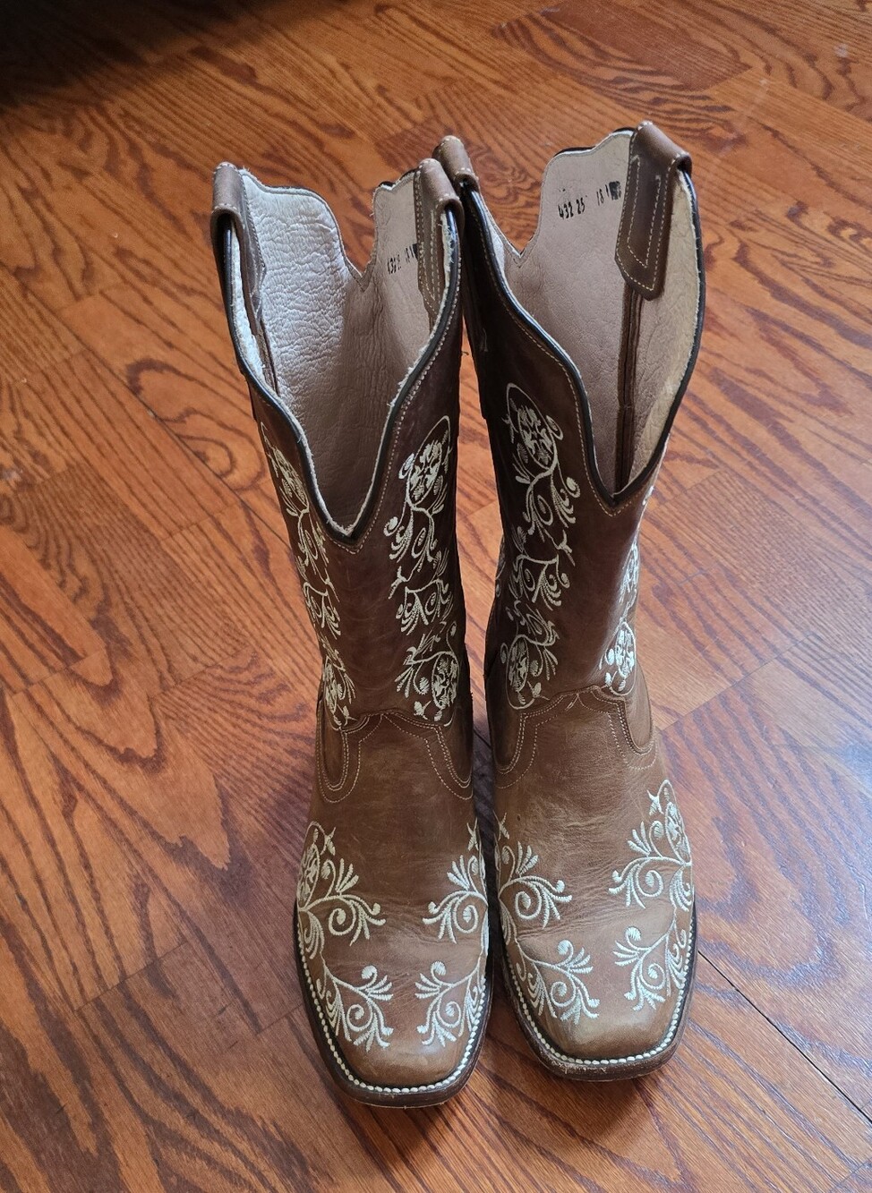 Cruzalta Leather Floral Embroidered Western Boots Square Toe Tan Brown Womens7.5